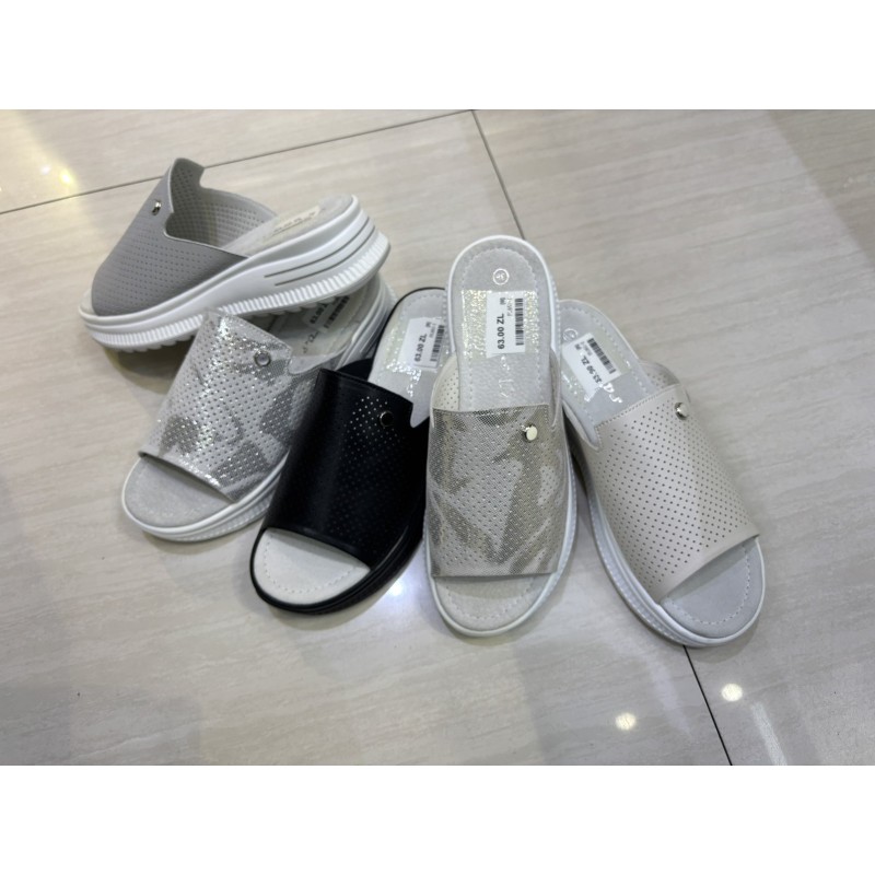Buty Klapki Damskie (36-41 ,12par) Kolor Jak na zdzięciu