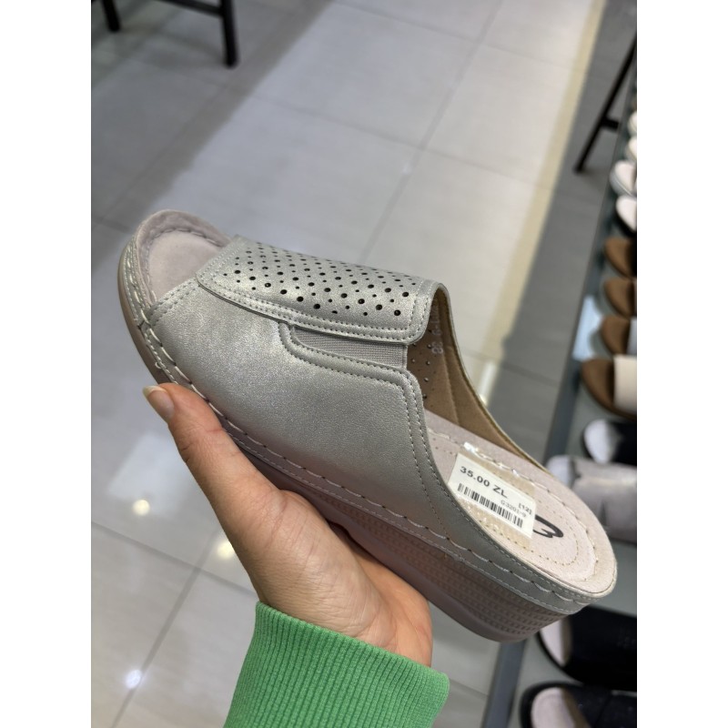 Buty Klapki Damskie (36-41 ,12par) Kolor Jak na zdzięciu