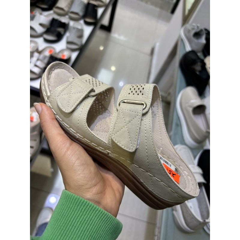 Buty Klapki Damskie (36-41 ,12par) Kolor Jak na zdzięciu