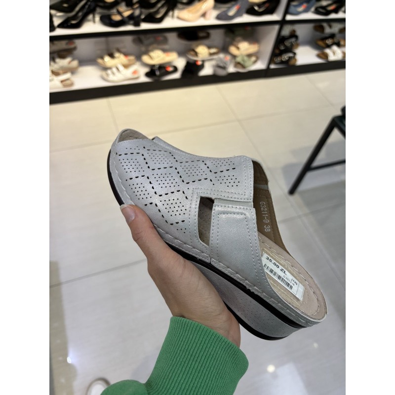 Buty Klapki Damskie (36-41 ,12par) Kolor Jak na zdzięciu