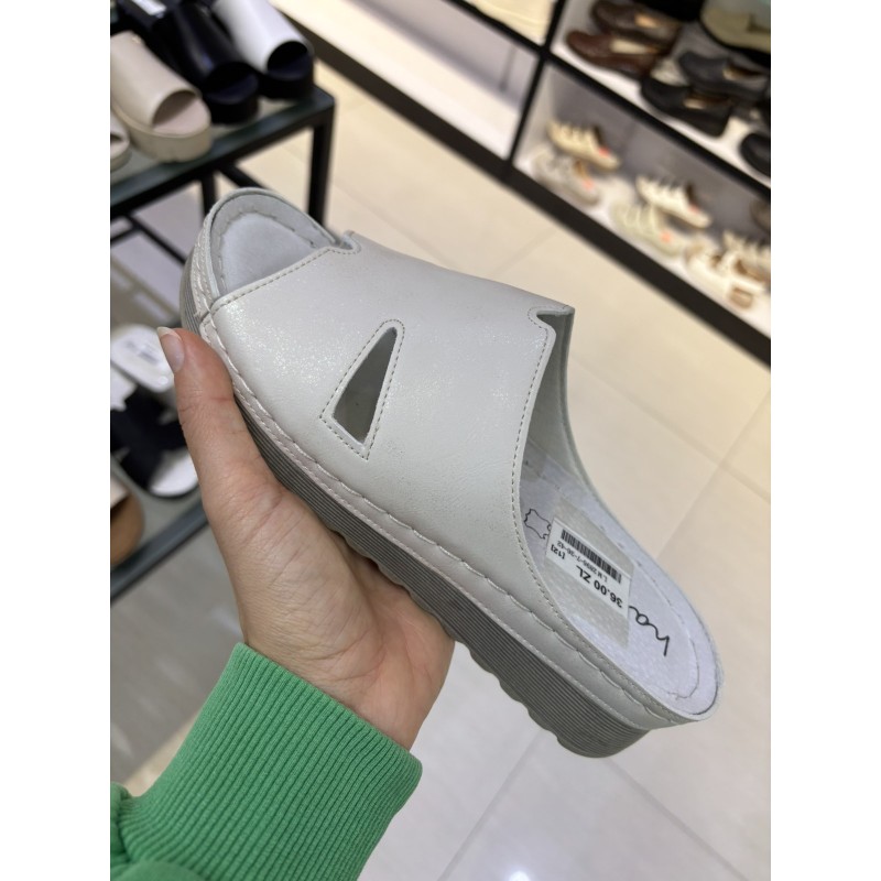 Buty Klapki Damskie (36-41 ,12par) Kolor Jak na zdzięciu
