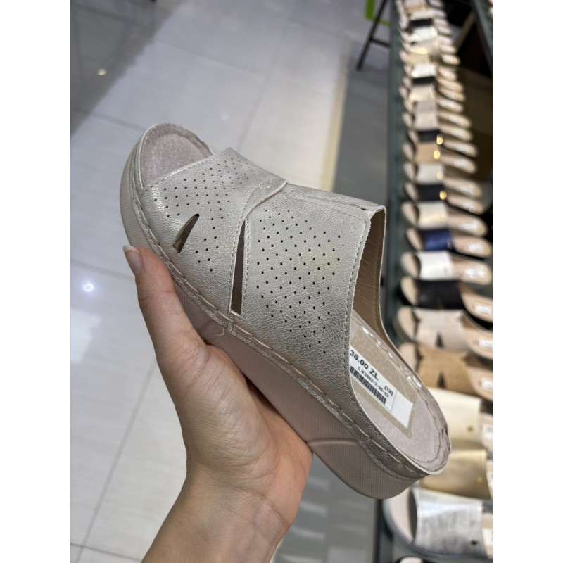 Buty Klapki Damskie (36-41 ,12par) Kolor Jak na zdzięciu