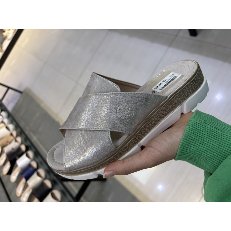 Buty Klapki Damskie (36-41 ,12par) Kolor Jak na zdzięciu