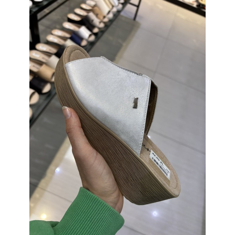Buty Klapki Damskie (36-41 ,12par) Kolor Jak na zdzięciu