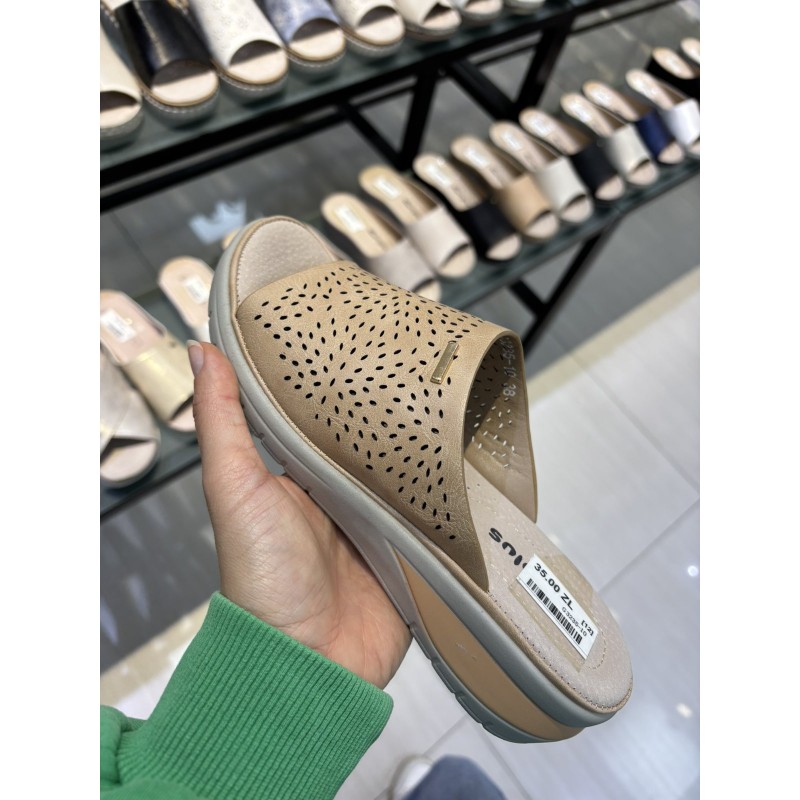 Buty Klapki Damskie (36-41 ,12par) Kolor Jak na zdzięciu