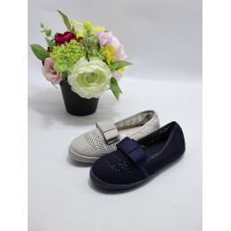 BUTY DZIECIECE. Size: 30/35...
