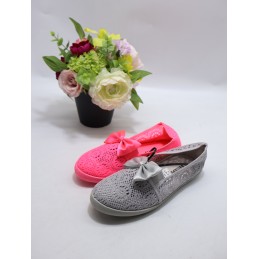 BUTY DZIECIECE. Size: 30/35...