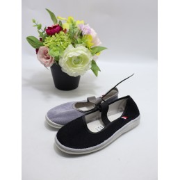 BUTY DZIECIECE. Size: 30/35...