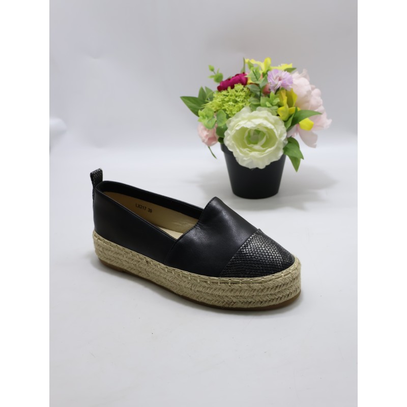 BUTY DAMSKIE. SIZE 36/41 (12 PAR/PACZKA) KOLOR JAK NA ZDZIĘCIU