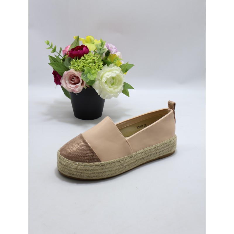 BUTY DAMSKIE. SIZE 36/41 (12 PAR/PACZKA) KOLOR JAK NA ZDZIĘCIU