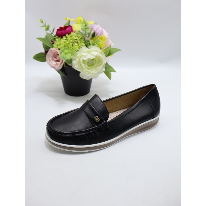 BUTY DAMSKIE. SIZE 36/42 (12 PAR/PACZKA) KOLOR JAK NA ZDZIĘCIU