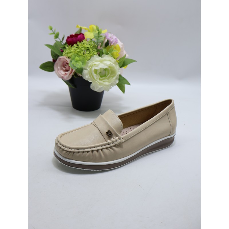 BUTY DAMSKIE. SIZE 36/42 (12 PAR/PACZKA) KOLOR JAK NA ZDZIĘCIU