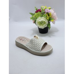 KAPCIE DAMSKIE. SIZE 36/42...