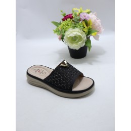 KAPCIE DAMSKIE. SIZE 36/42...
