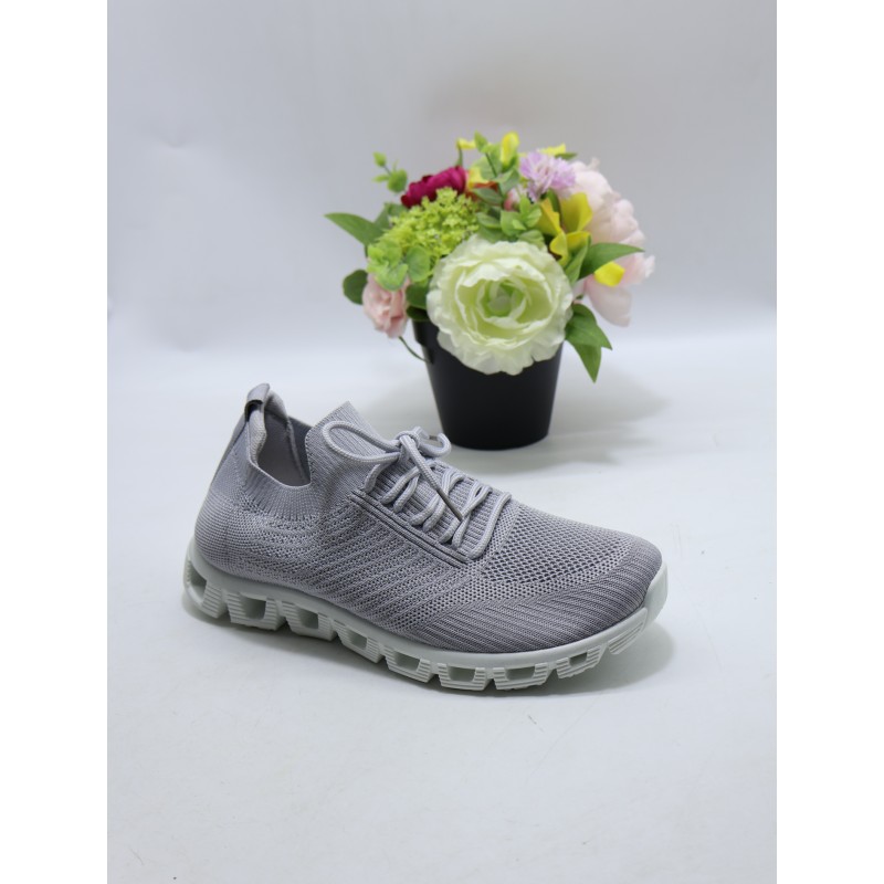 BUTY DAMSKIE. SIZE 36/40 (10 PAR/PACZKA) KOLOR JAK NA ZDZIĘCIU