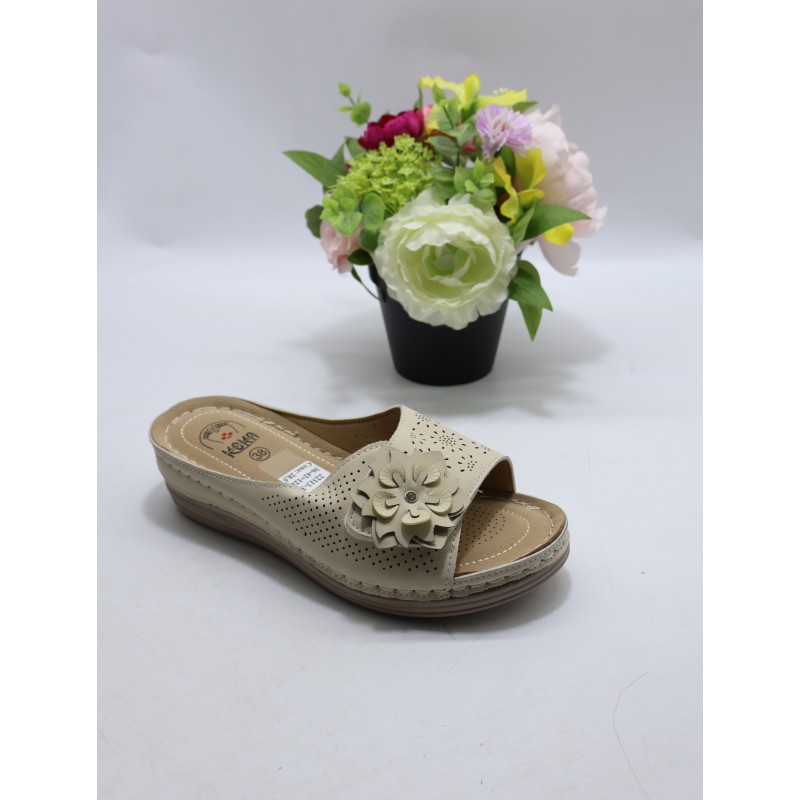 KAPCIE DAMSKIE. SIZE 36/42 (12 PAR/PACZKA) KOLOR JAK NA ZDZIĘCIU
