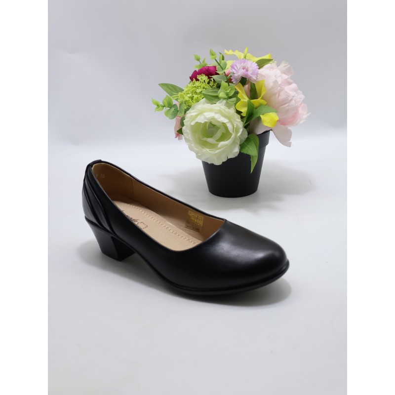 BUTY DAMSKIE. SIZE 36/41 (12 PAR/PACZKA) KOLOR JAK NA ZDZIĘCIU