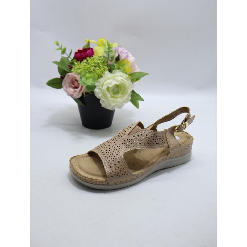 Sandały DAMSKIE . SIZE 36/41 (12 PAR/PACZKA) KOLOR JAK NA ZDZIĘCIU