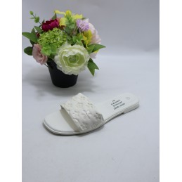 KAPCIE DAMSKIE . SIZE 37/41...