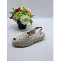 KAPCIE DAMSKIE . SIZE 36/42...