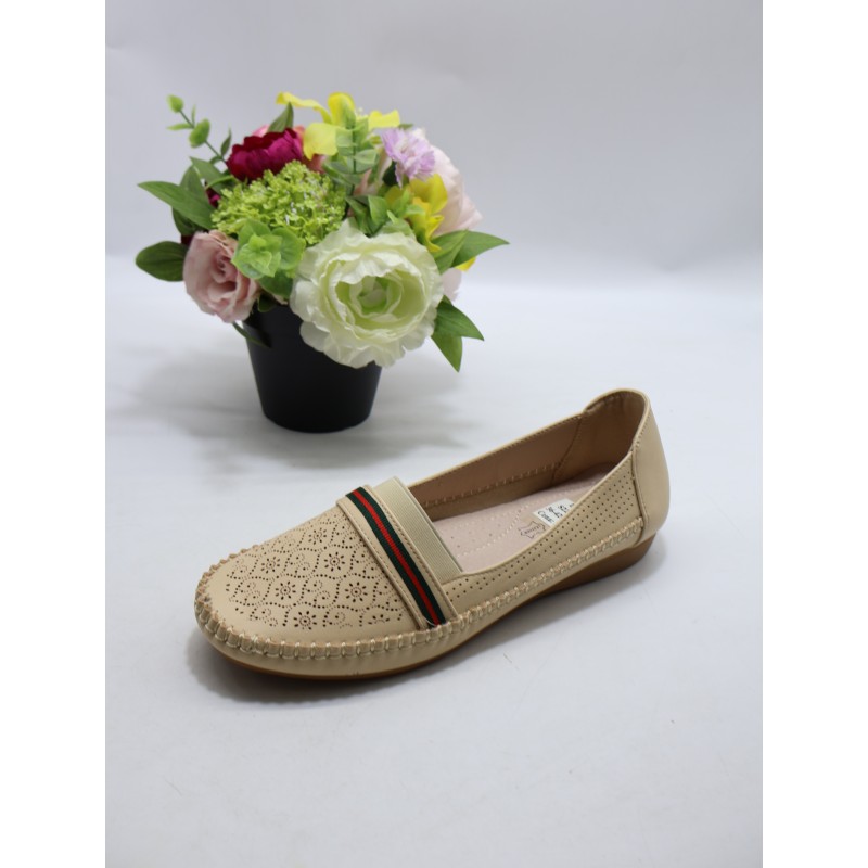 BUTY DAMSKIE . SIZE 36/42 (12 PAR/PACZKA) KOLOR JAK NA ZDZIĘCIU