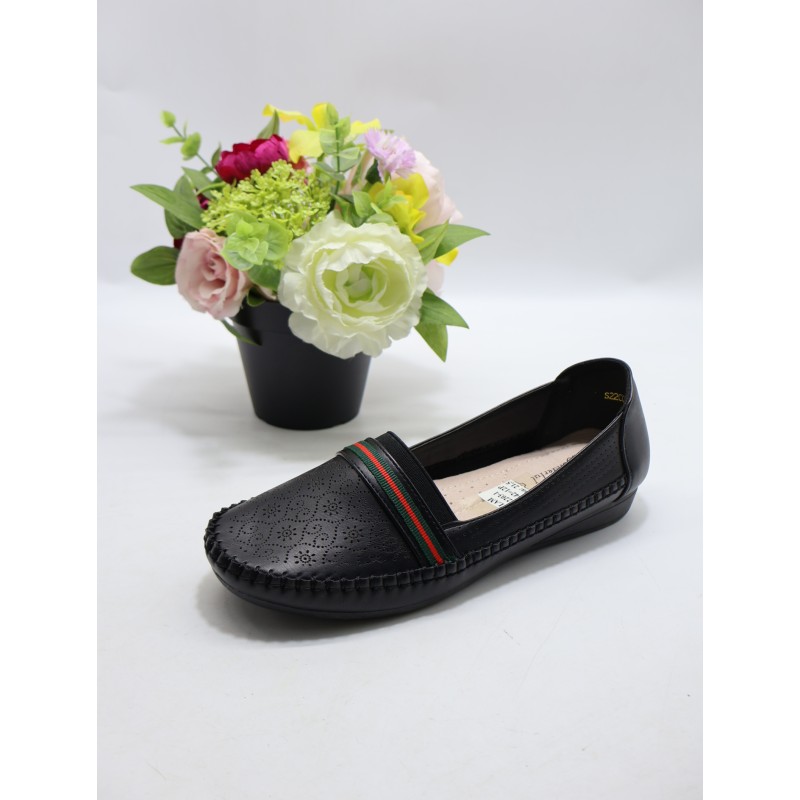 BUTY DAMSKIE . SIZE 36/42 (12 PAR/PACZKA) KOLOR JAK NA ZDZIĘCIU
