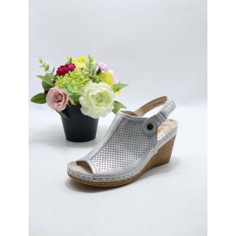 Sandały DAMSKIE . SIZE 36/40 (8 PAR/PACZKA) KOLOR JAK NA ZDZIĘCIU