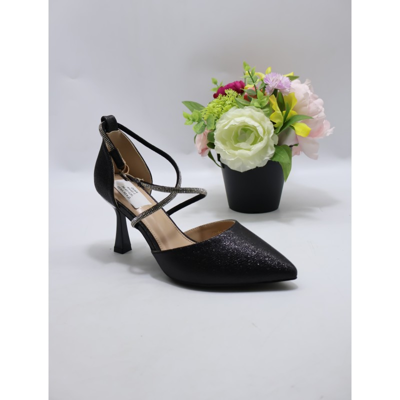 Sandały DAMSKIE . SIZE 36/41 (12 PAR/PACZKA) KOLOR JAK NA ZDZIĘCIU