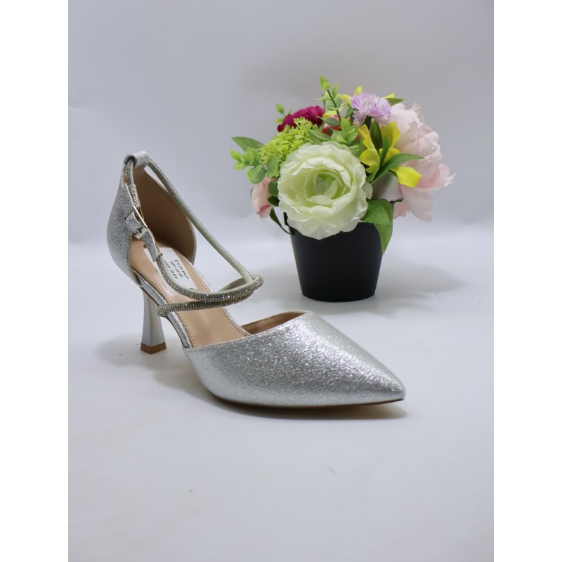Sandały DAMSKIE . SIZE 36/41 (12 PAR/PACZKA) KOLOR JAK NA ZDZIĘCIU