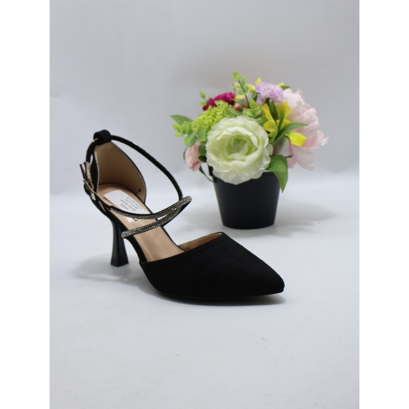 Sandały DAMSKIE . SIZE 36/41 (12 PAR/PACZKA) KOLOR JAK NA ZDZIĘCIU
