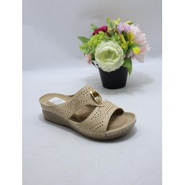 KAPCIE DAMSKIE . SIZE 36/41...