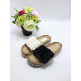 KAPCIE DAMSKIE . SIZE 36/41...