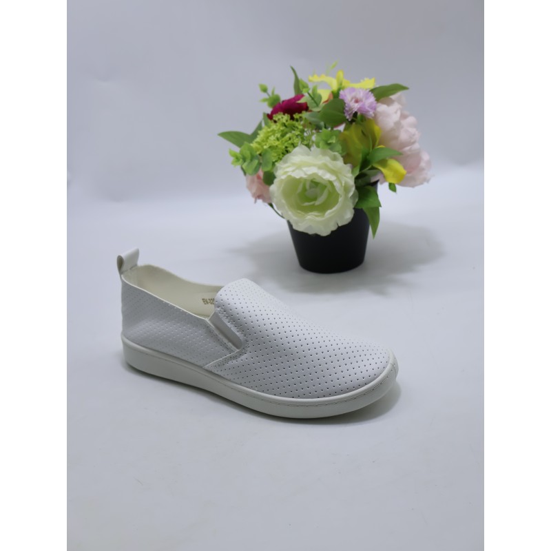 BUTY DAMSKIE. SIZE: 36/41 (12 PAR/PACZKA) KOLOR JAK NA ZDZIĘCIU