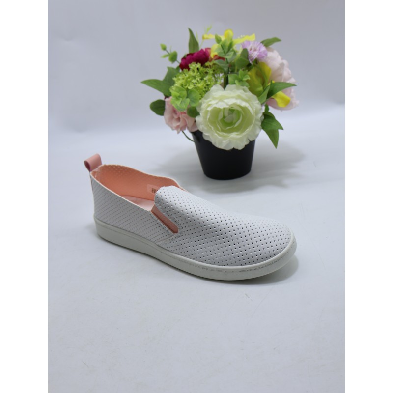 BUTY DAMSKIE. SIZE: 36/41 (12 PAR/PACZKA) KOLOR JAK NA ZDZIĘCIU