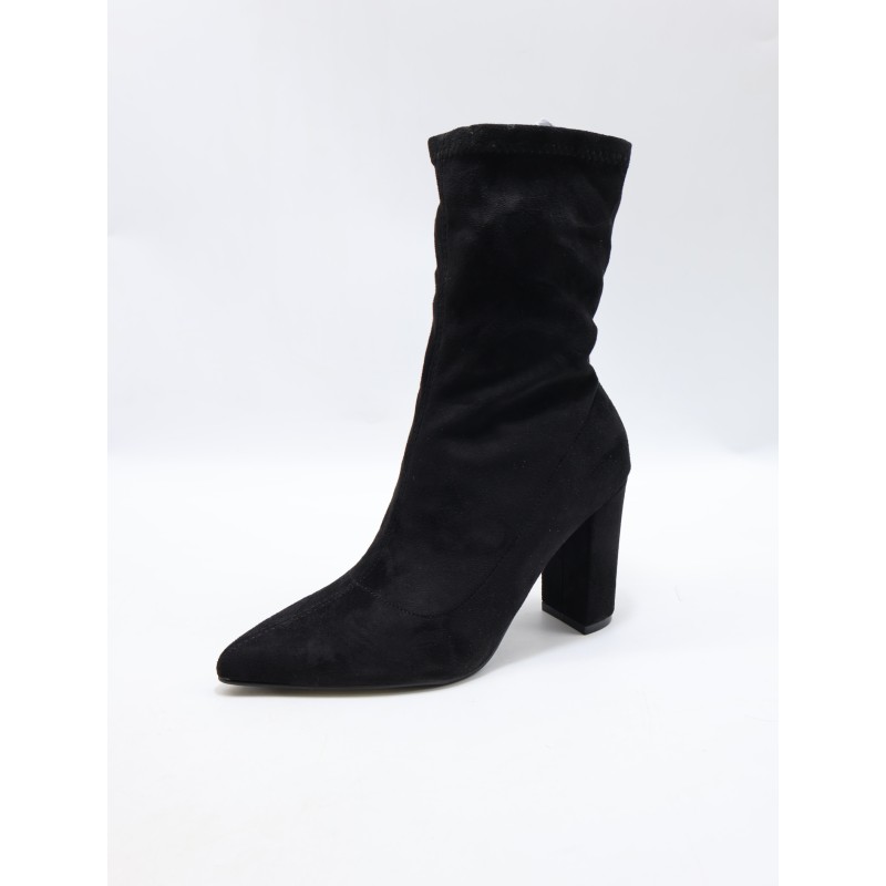 BOTKI DAMSKIE. SIZE: 36/41 (12 PAR/PACZKA) KOLOR JAK NA ZDZIĘCIU