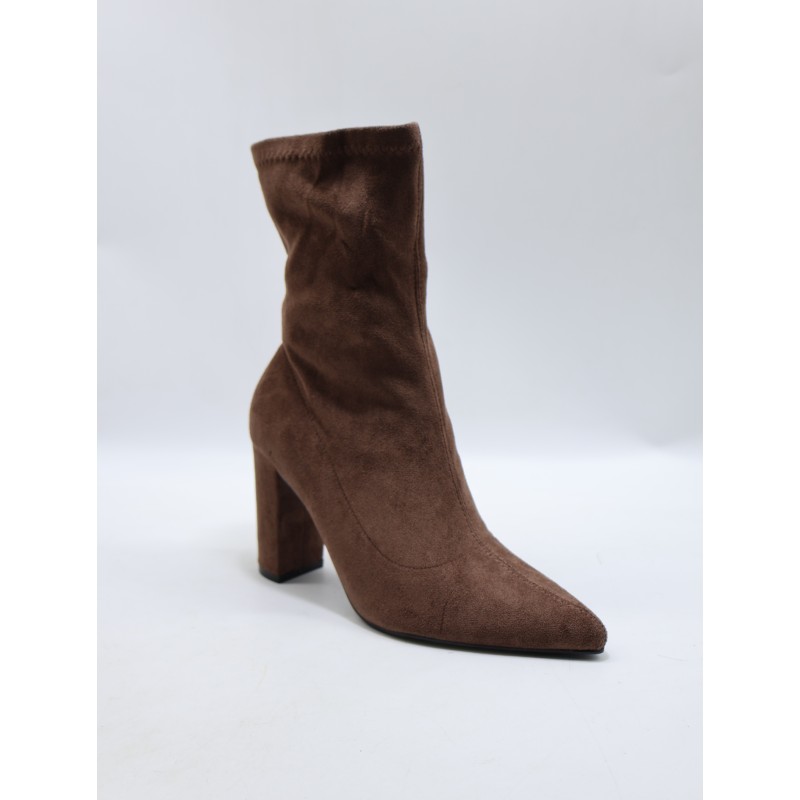 BOTKI DAMSKIE. SIZE: 36/41 (12 PAR/PACZKA) KOLOR JAK NA ZDZIĘCIU