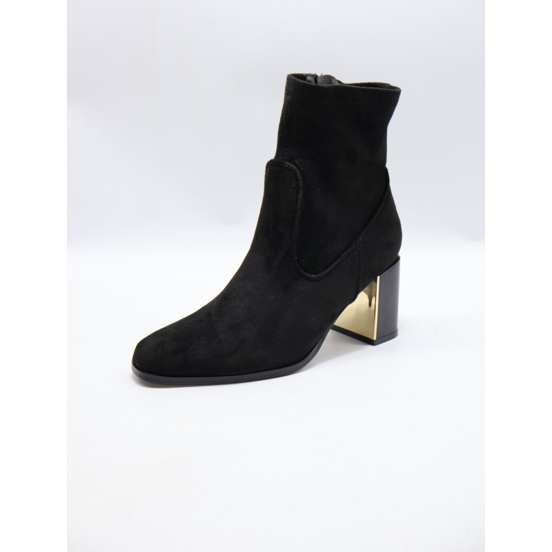 BUTY DAMSKIE. SIZE: 36/41 (12 PAR/PACZKA) KOLOR JAK NA ZDZIĘCIU