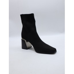 BUTY DAMSKIE. SIZE: 36/41 (12 PAR/PACZKA) KOLOR JAK NA ZDZIĘCIU