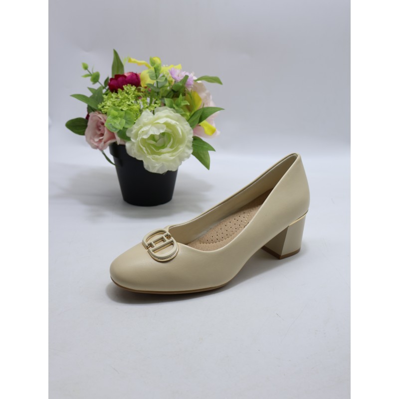 BUTY DAMSKIE. SIZE: 36/41 (12 PAR/PACZKA) KOLOR JAK NA ZDZIĘCIU