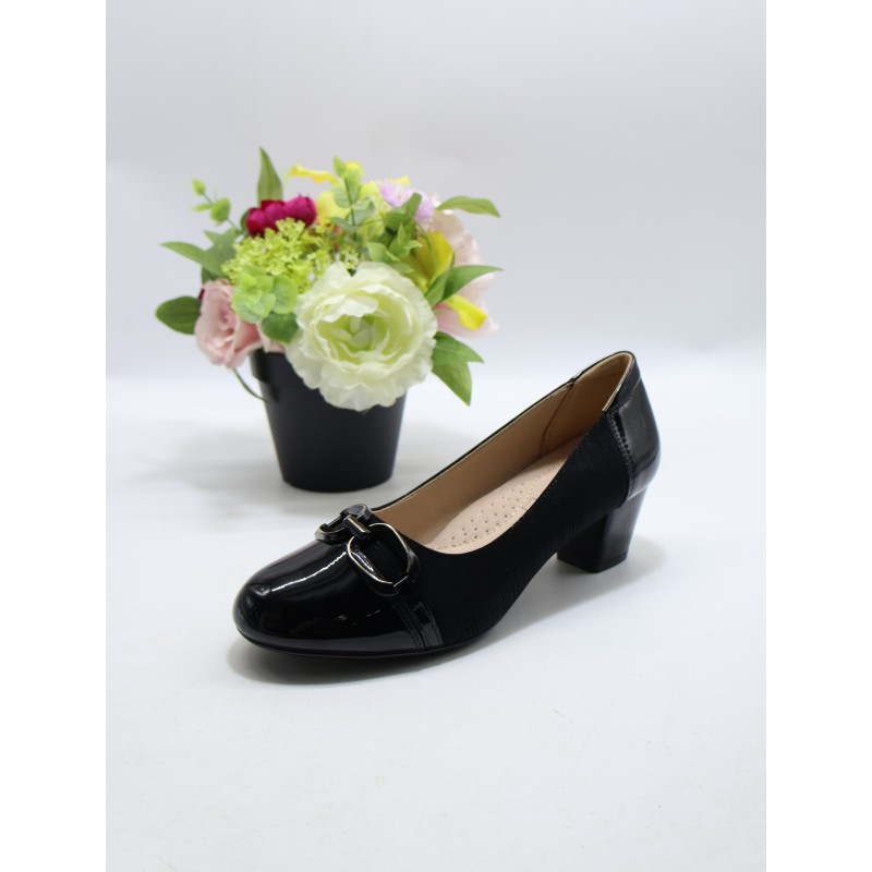 BUTY DAMSKIE. SIZE: 36/41 (12 PAR/PACZKA) KOLOR JAK NA ZDZIĘCIU