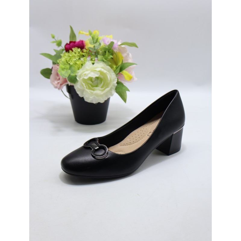 BUTY DAMSKIE. SIZE: 36/41 (12 PAR/PACZKA) KOLOR JAK NA ZDZIĘCIU