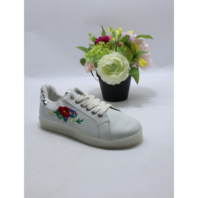 BUTY DAMSKIE. SIZE: 36/40 (8 PAR/PACZKA) KOLOR JAK NA ZDZIĘCIU
