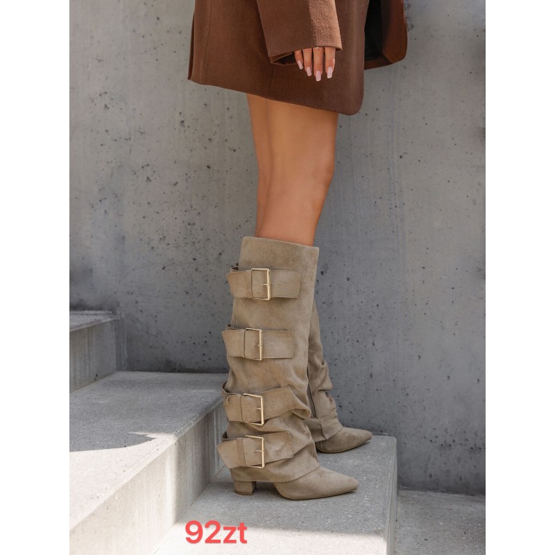 Buty BOTKI DAMSKIE (36-41,12 par)Kolor Jak na zdzięciu