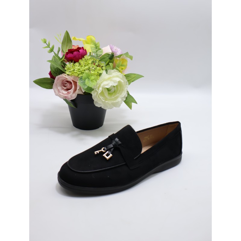 BUTY DAMSKIE. SIZE: 36/41 (12 PAR/PACZKA) KOLOR JAK NA ZDZIĘCIU