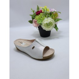 KAPCIE DAMSKIE. SIZE: 36/41...