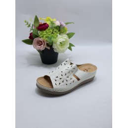 KAPCIE DAMSKIE. SIZE: 36/42...