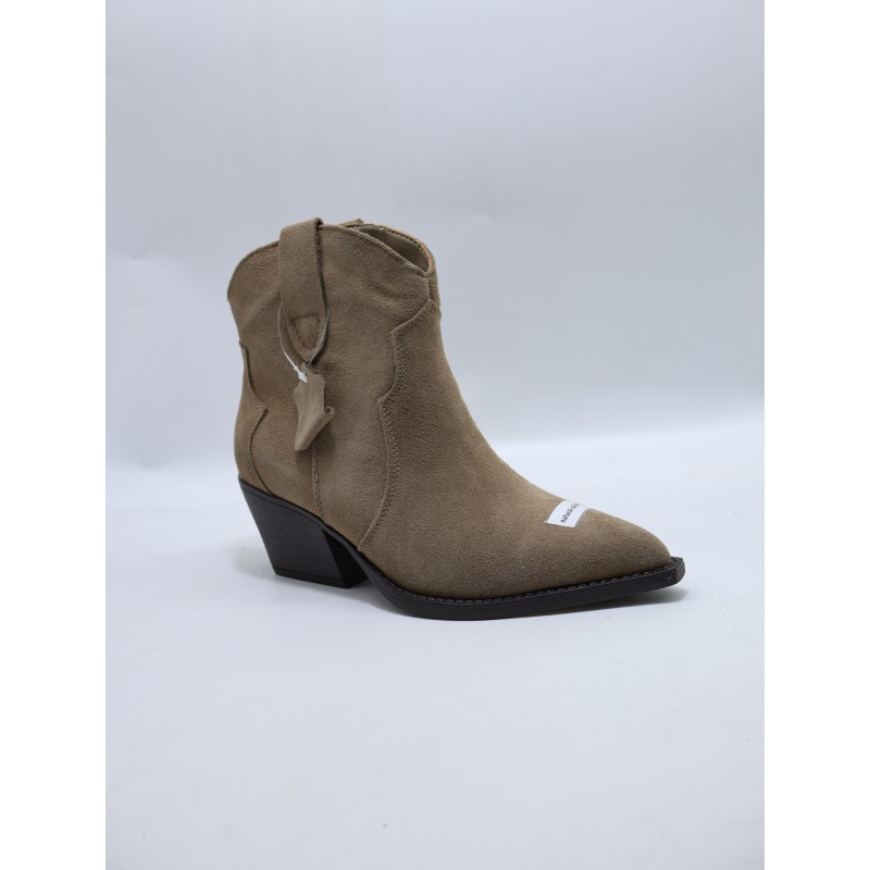 BUTY DAMSKIE. SIZE: 36/41 (12 PAR/PACZKA) KOLOR JAK NA ZDZIĘCIU