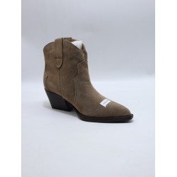 BUTY DAMSKIE. SIZE: 36/41 (12 PAR/PACZKA) KOLOR JAK NA ZDZIĘCIU