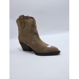 BUTY DAMSKIE. SIZE: 36/41 (8 PAR/PACZKA) KOLOR JAK NA ZDZIĘCIU