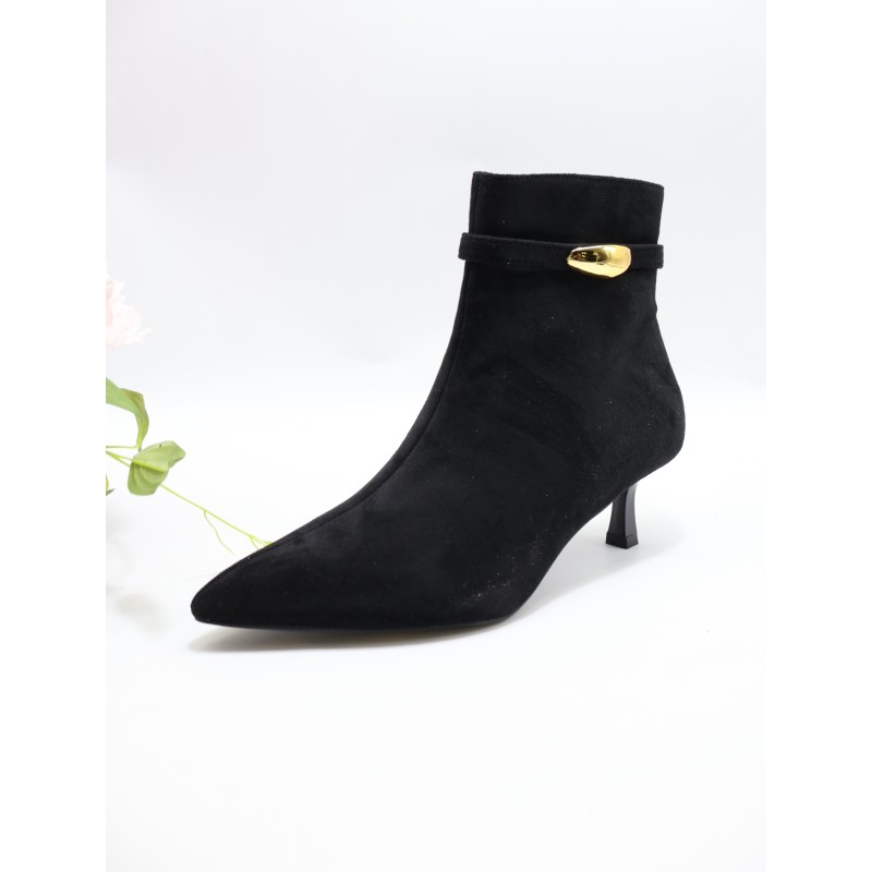 BUTY DAMSKIE. SIZE: 36/41 (12 PAR/PACZKA) KOLOR JAK NA ZDZIĘCIU